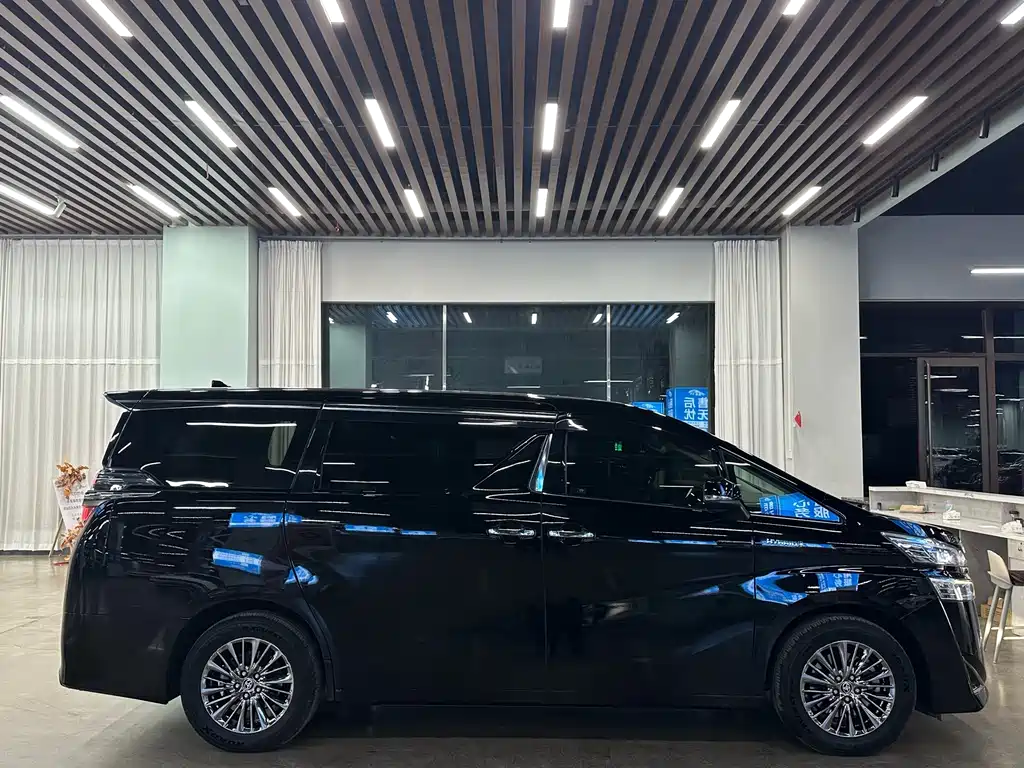 Toyota Vellfire 2021 — фото 18