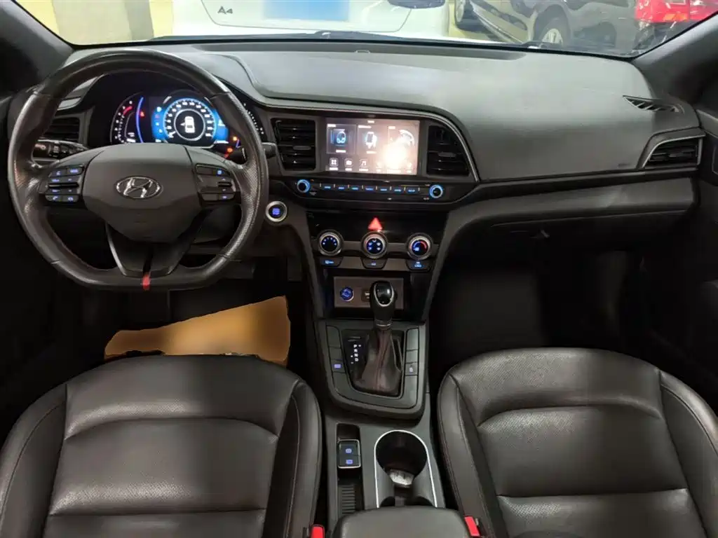 Hyundai Elantra 2020 — фото 10