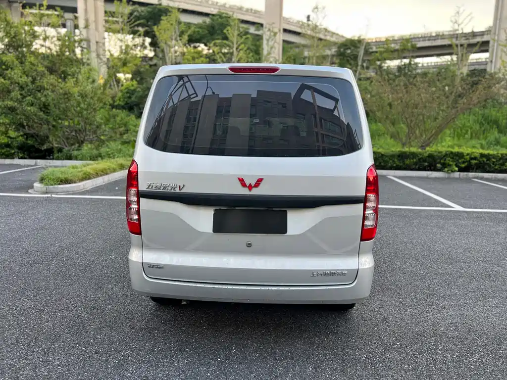 Wuling Hongguang V 2022