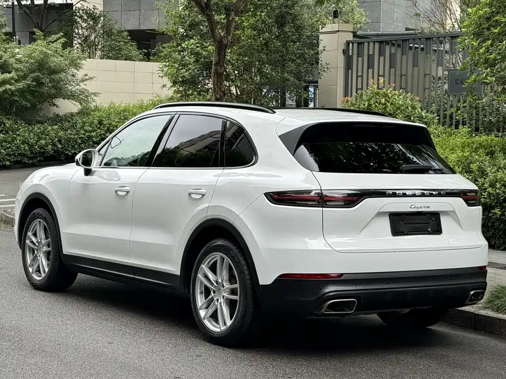 Porsche Cayenne 2019 — фото 5