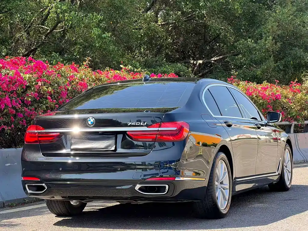 BMW 7 Series 2016 — фото 17