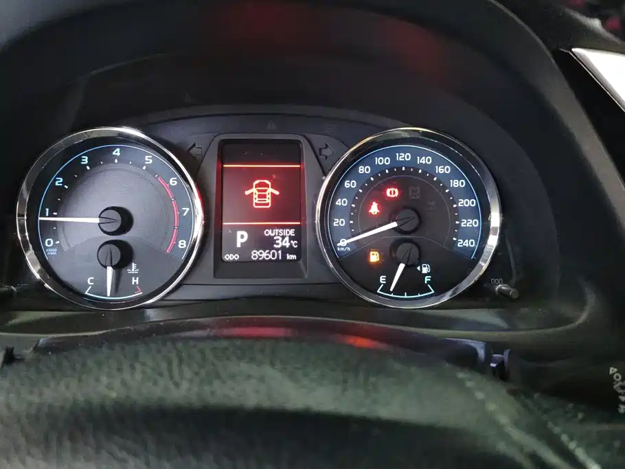 Toyota Corolla 2018 — фото 14