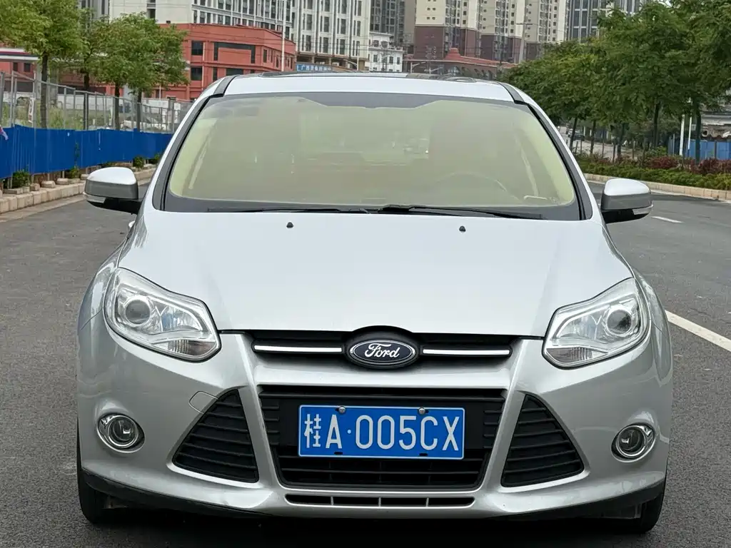 Ford Focus 2013 — фото 2