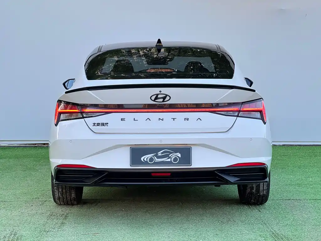 Hyundai Elantra 2022