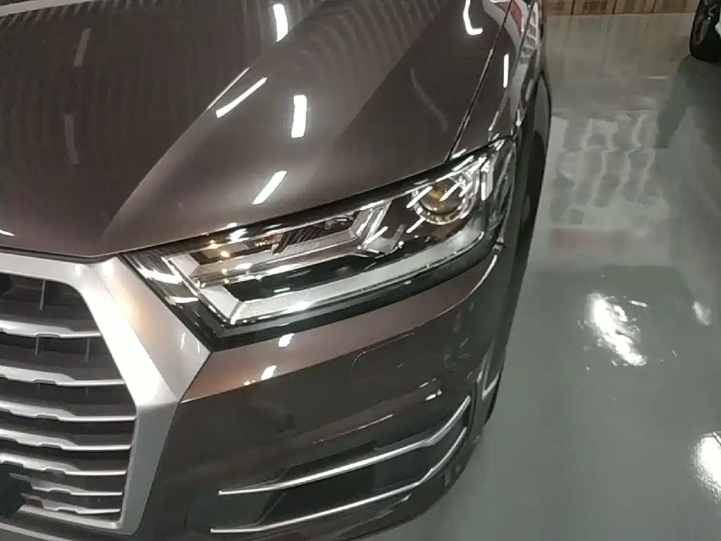 Audi Q7 2017 — фото 24