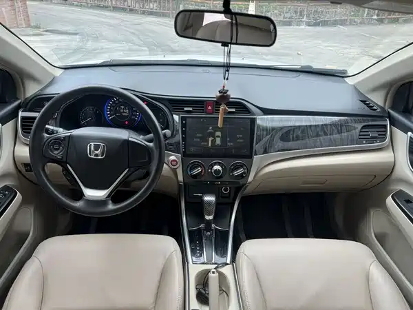 Honda Crider 2015