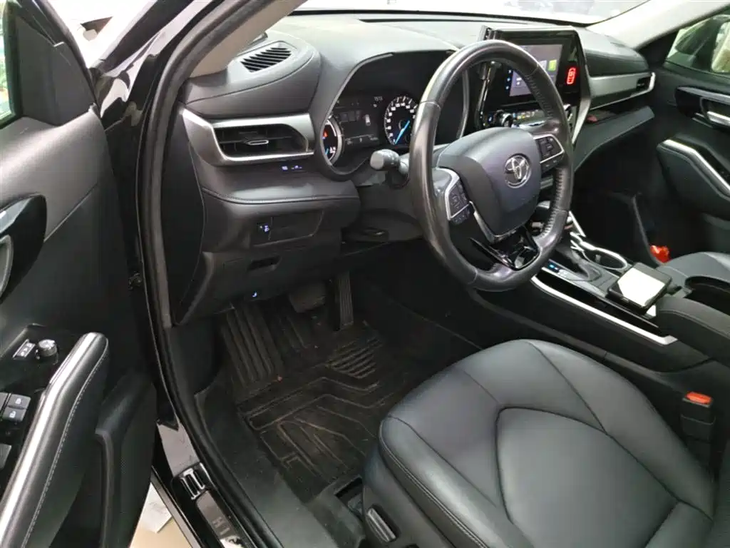 Toyota Highlander 2023 — фото 16