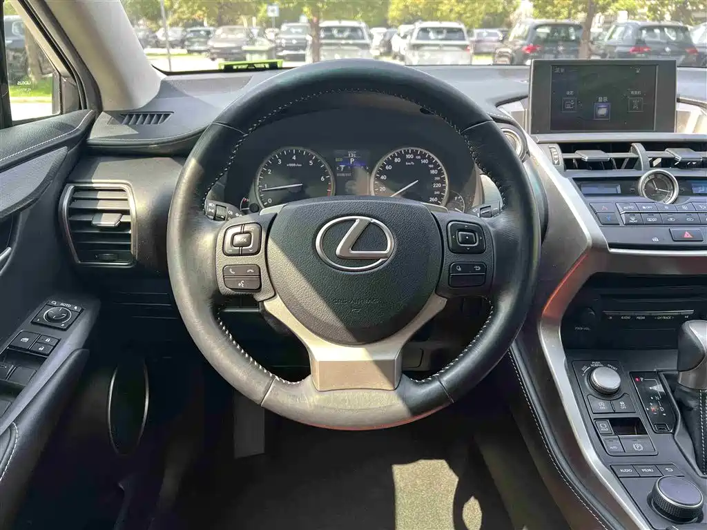 Lexus NX 2017 — фото 18