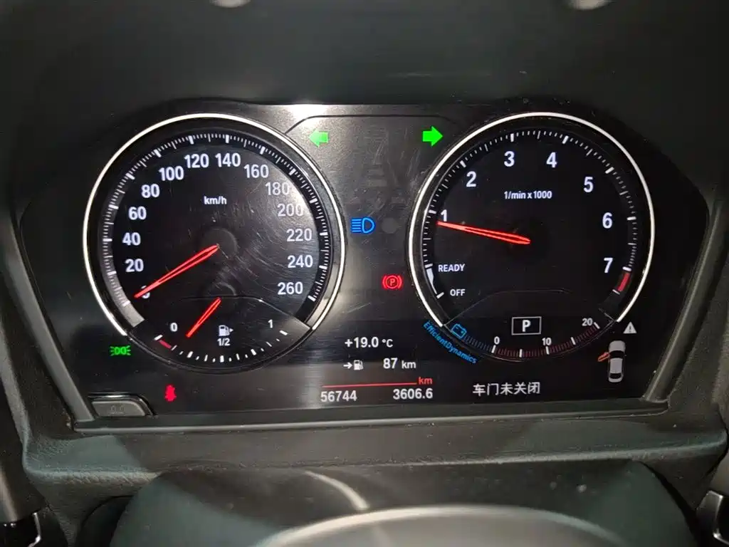 BMW 1 Series 2019 — фото 12