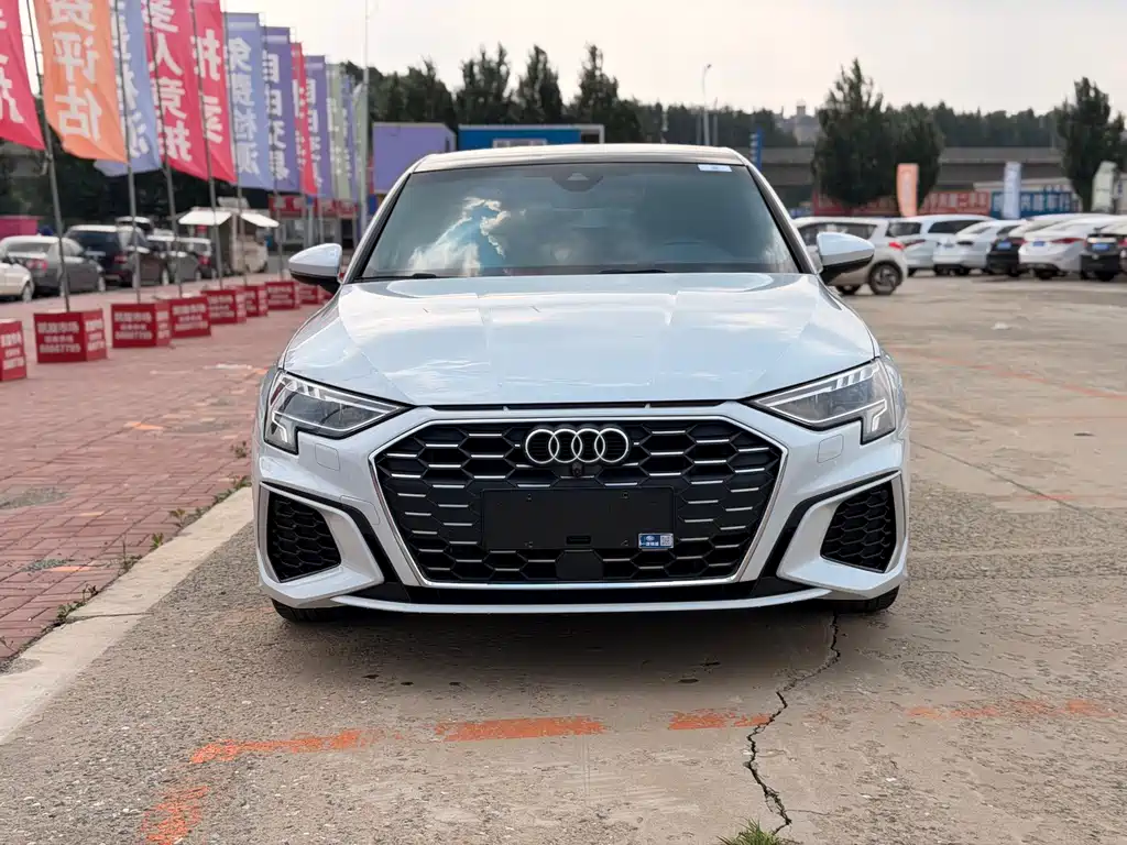 Audi A3 2022 — фото 2