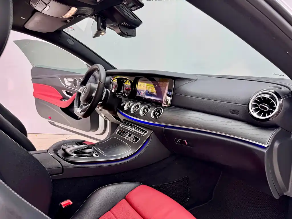 Mercedes-Benz E-Class 2018 — фото 11