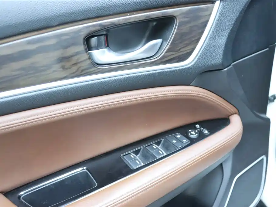 Honda UR-V 2017 — фото 12