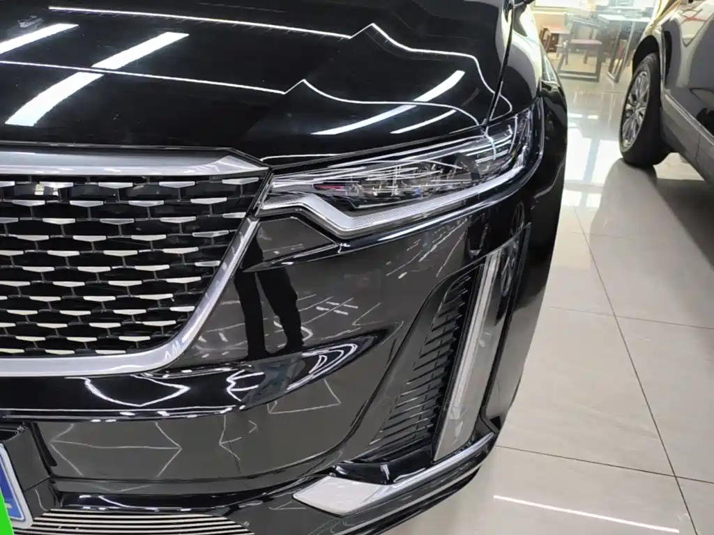 Cadillac XT6 2022 — фото 24