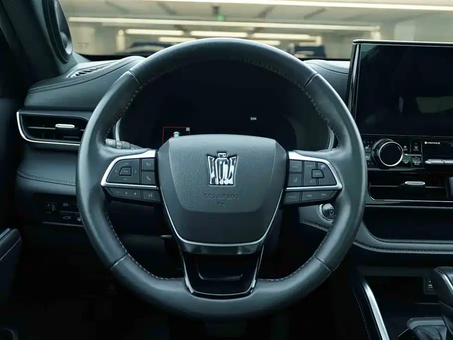 Toyota Crown Kluger 2023 — фото 17