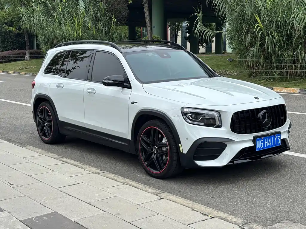 Mercedes-Benz GLB AMG 2023 — фото 3