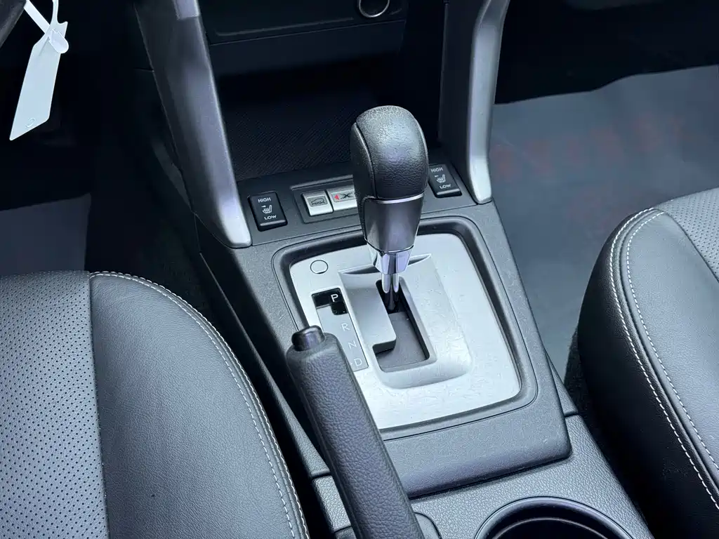 Subaru Forester 2015 — фото 15