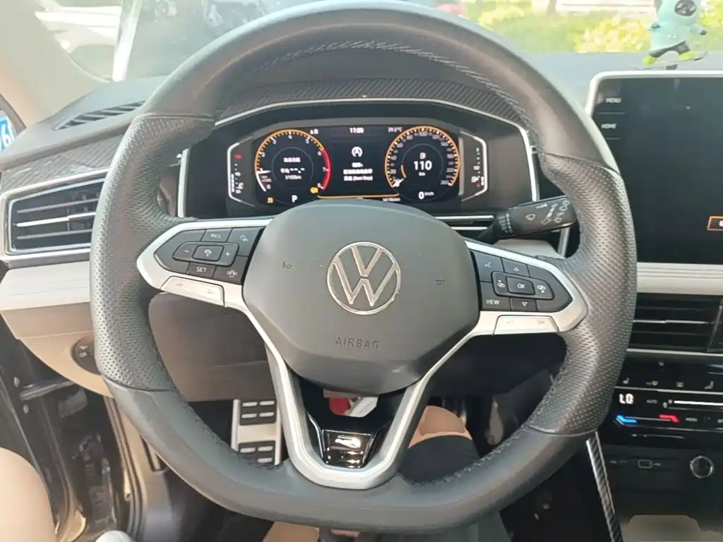 Volkswagen Tiguan L 2024 — фото 11