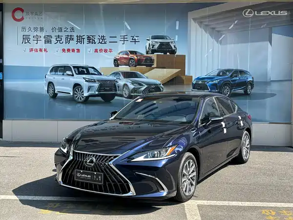 Lexus ES 2022