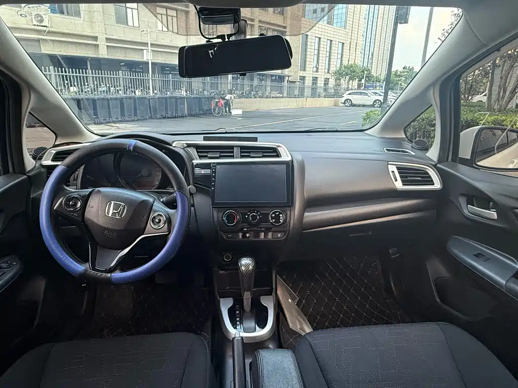 Honda Fit 2018 — фото 10