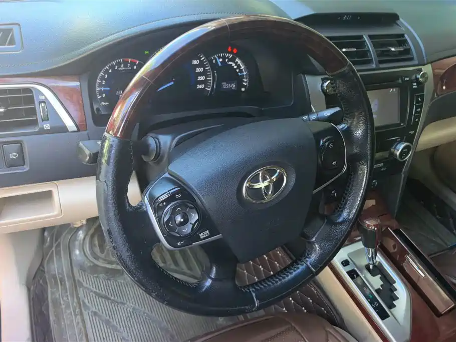 Toyota Camry 2012 — фото 15