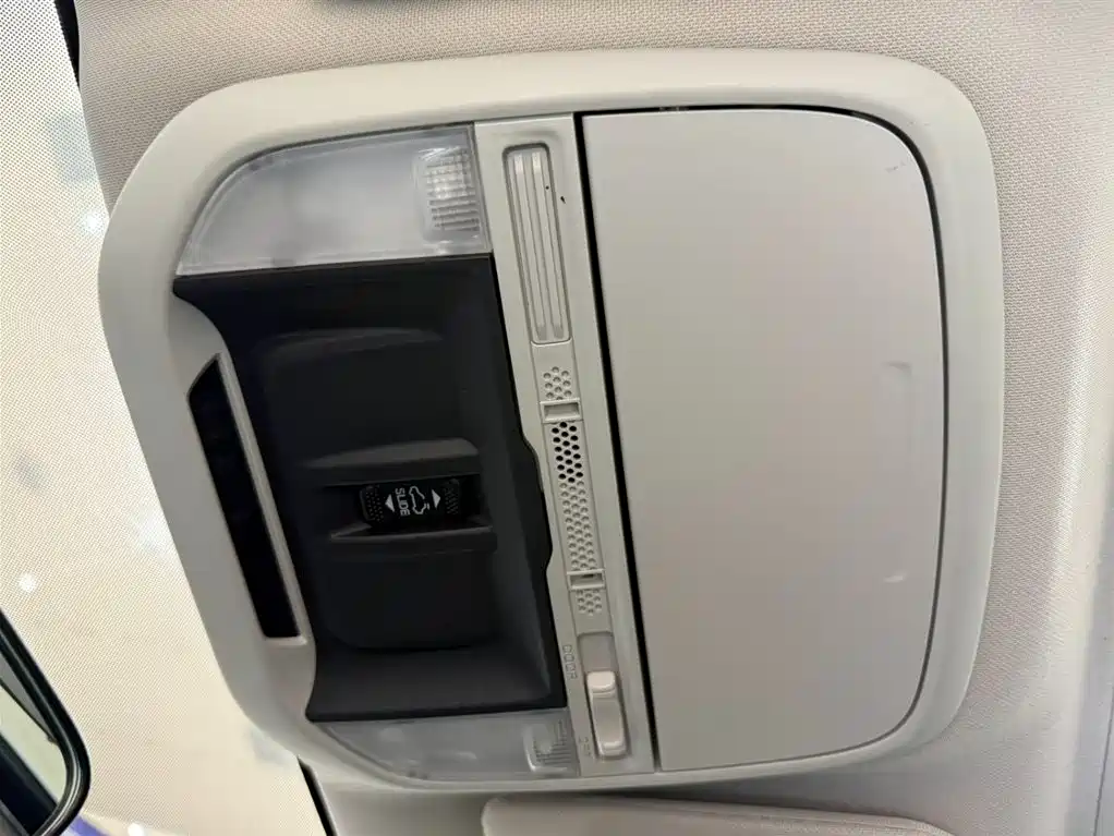 Subaru Forester 2023 — фото 14