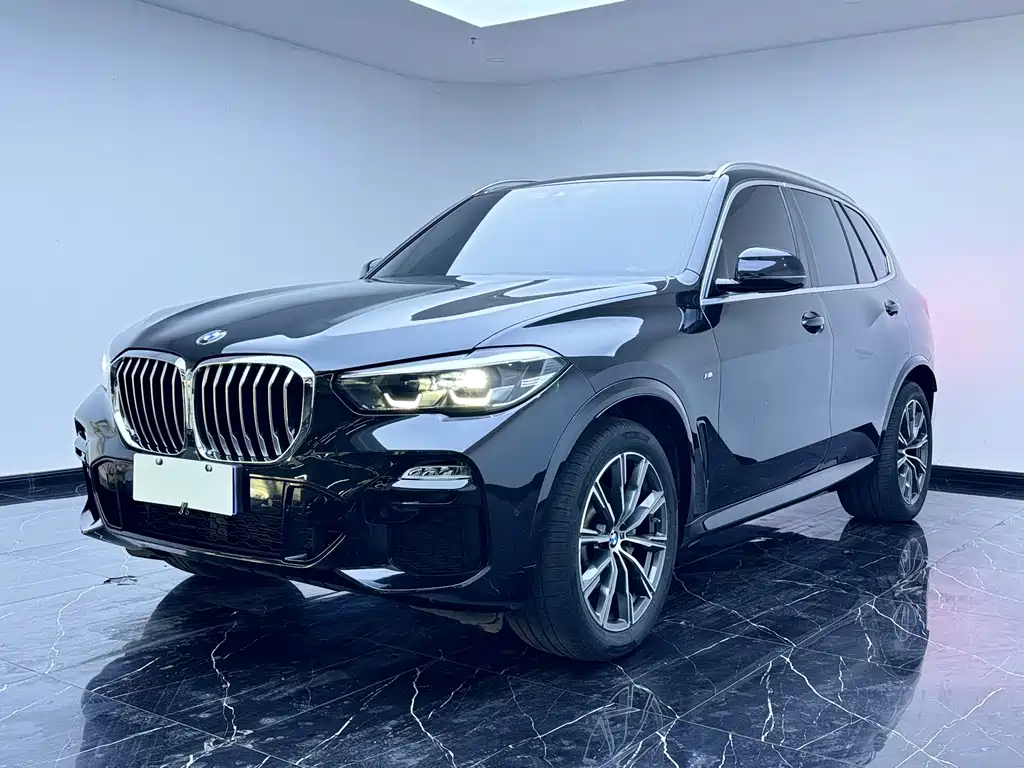 BMW X5 2021 — фото 1