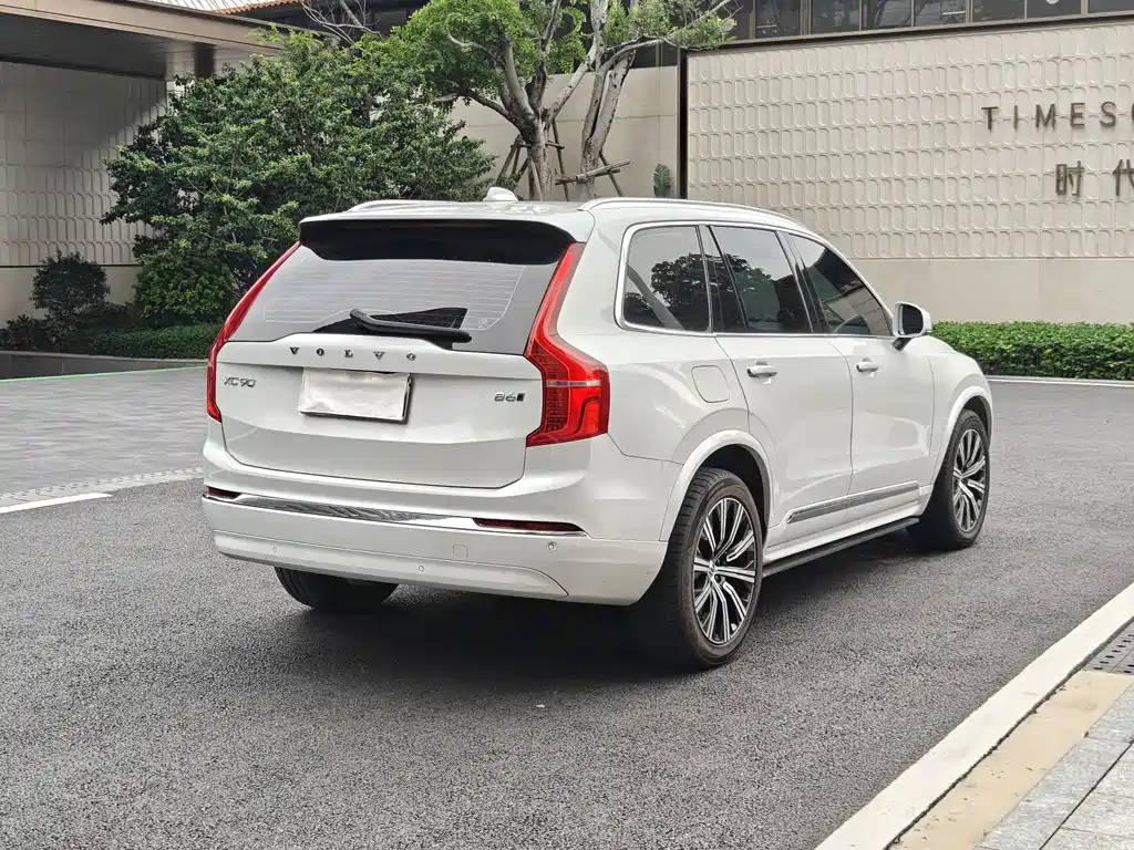 Volvo XC90 2023 — фото 3