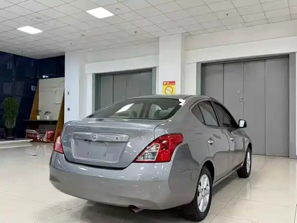 Nissan Sunny 2011