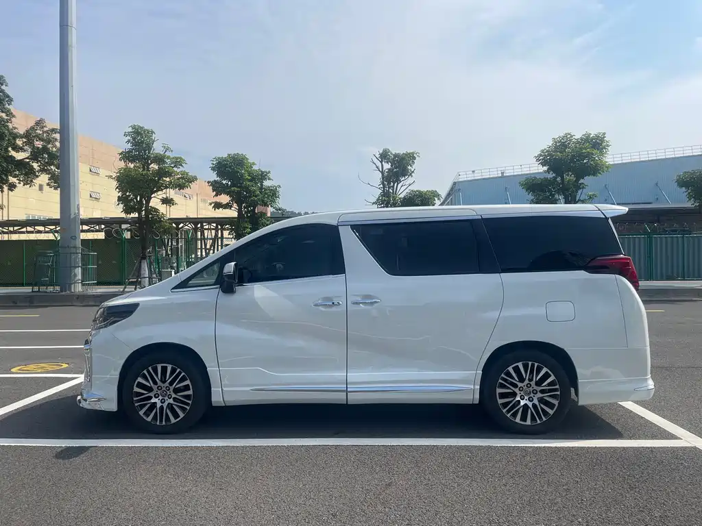 Toyota Alphard 2012 — фото 4