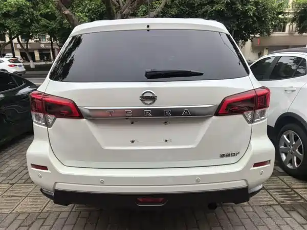 Nissan Terra 2020