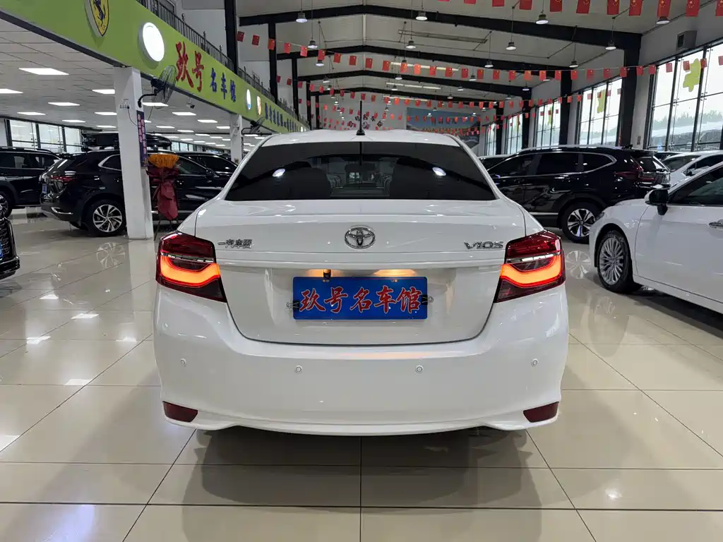 Toyota Vios 2023 — фото 17