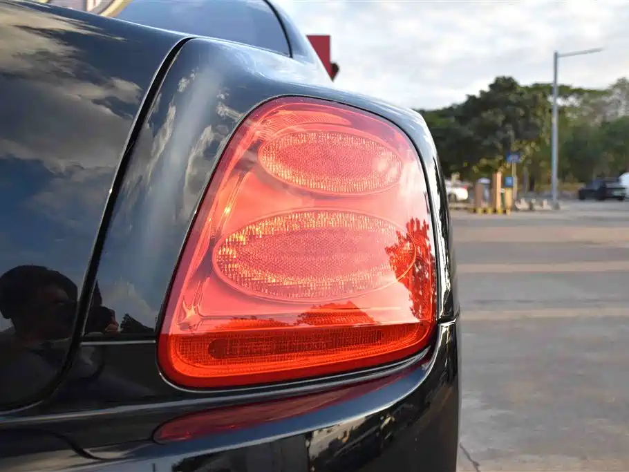 Bentley Flying Spur 2008 — фото 23