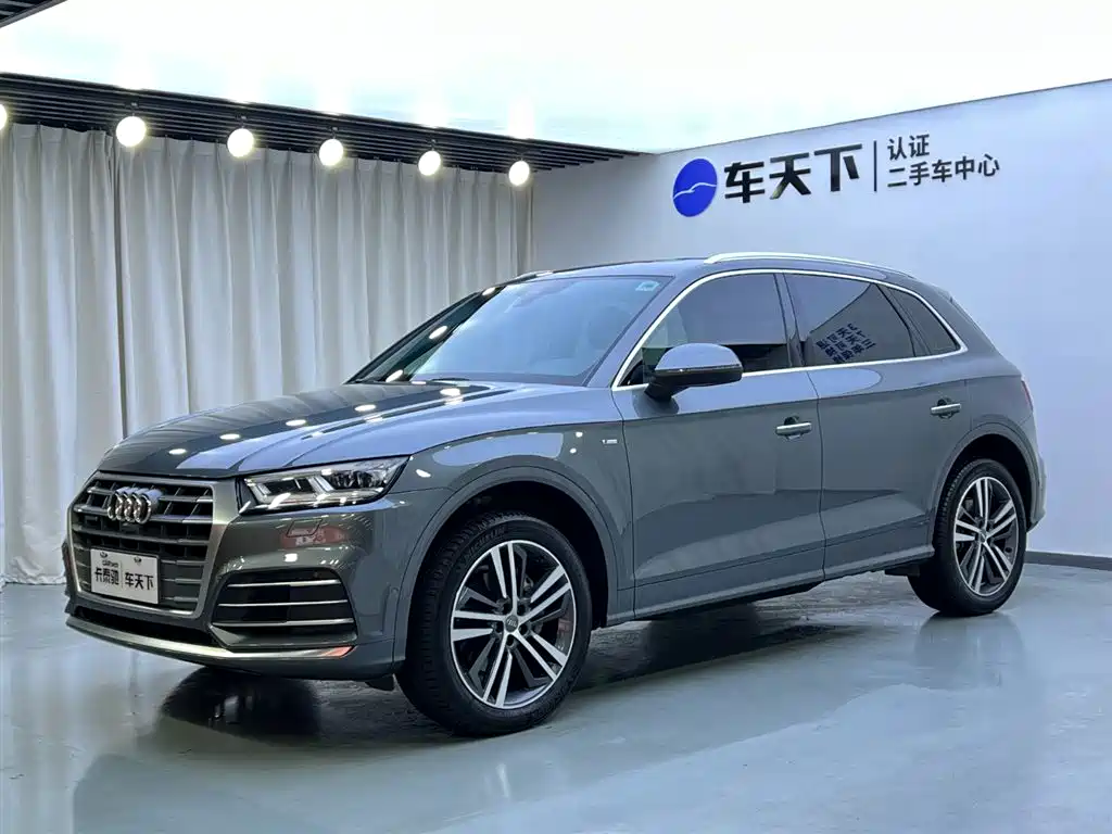 Audi Q5L 2021 — фото 1