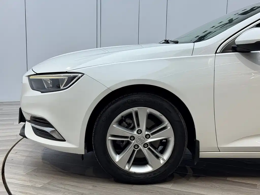 Buick Regal 2018 — фото 19