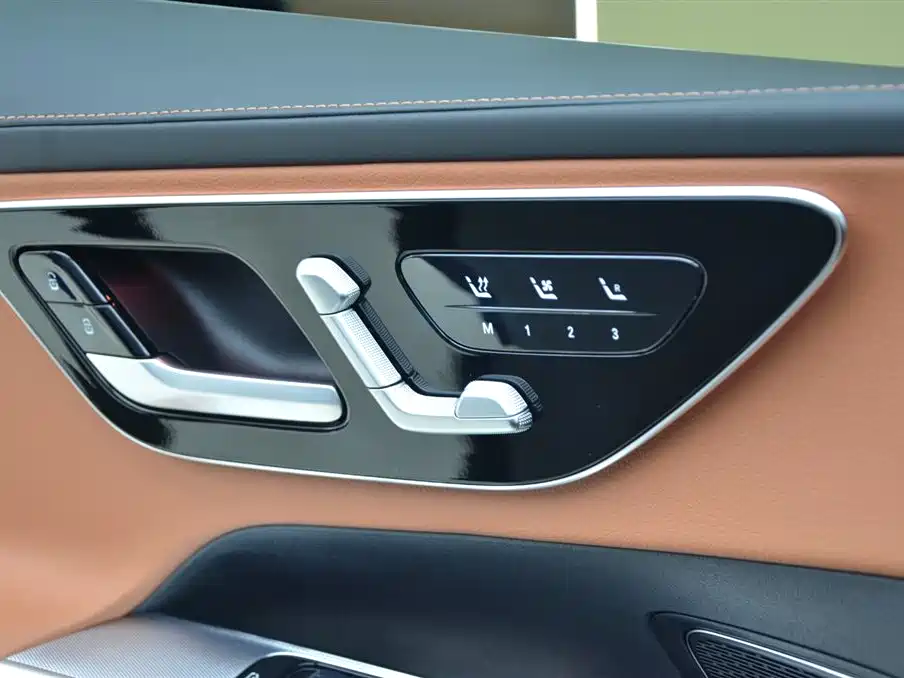 Mercedes-Benz GLC 2025 — фото 11