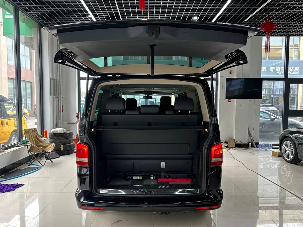 Volkswagen Multivan 2015 — фото 15