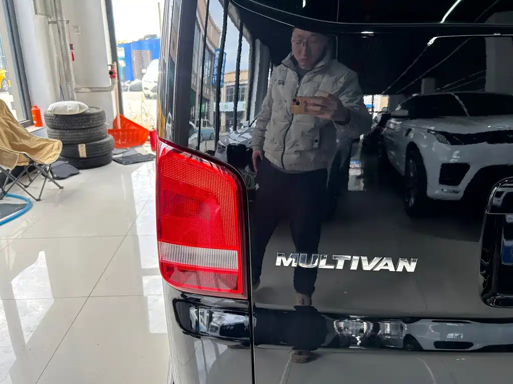 Volkswagen Multivan 2015 — фото 23