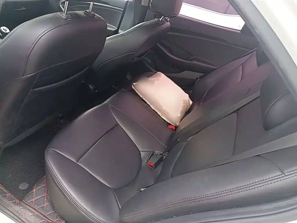 Hyundai Verna 2018 — фото 17