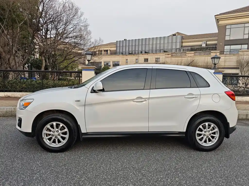 Mitsubishi ASX 2015 — фото 4