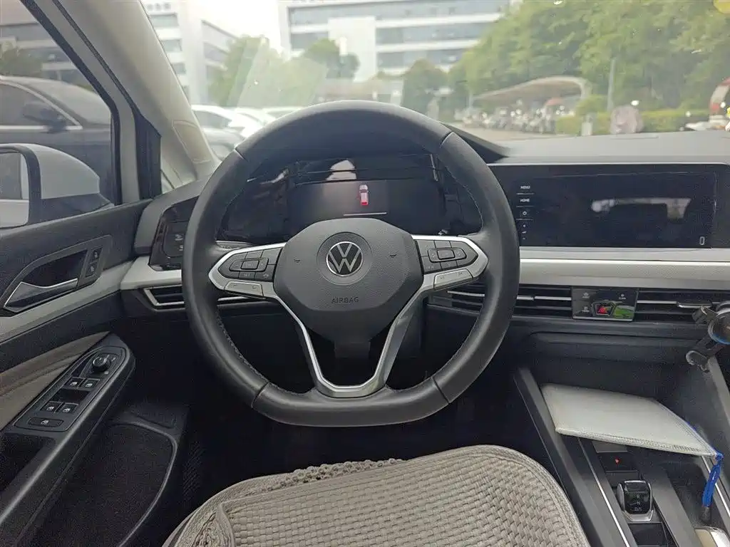 Volkswagen Golf 2021