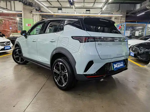 Lynk & Co 06 EM-P 2023