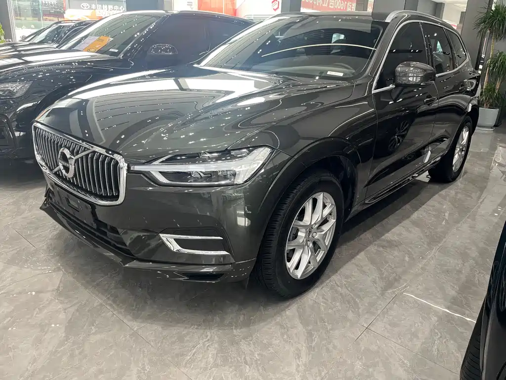 Volvo XC60 2019 — фото 1