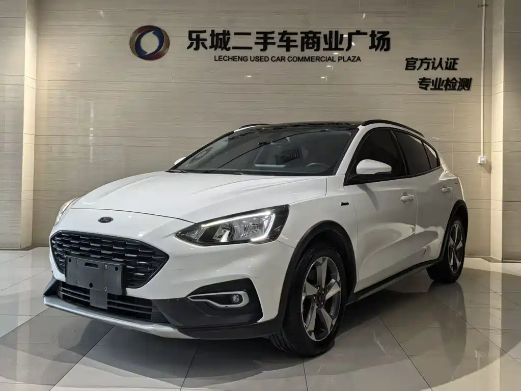 Ford Focus Active 2020 — фото 1