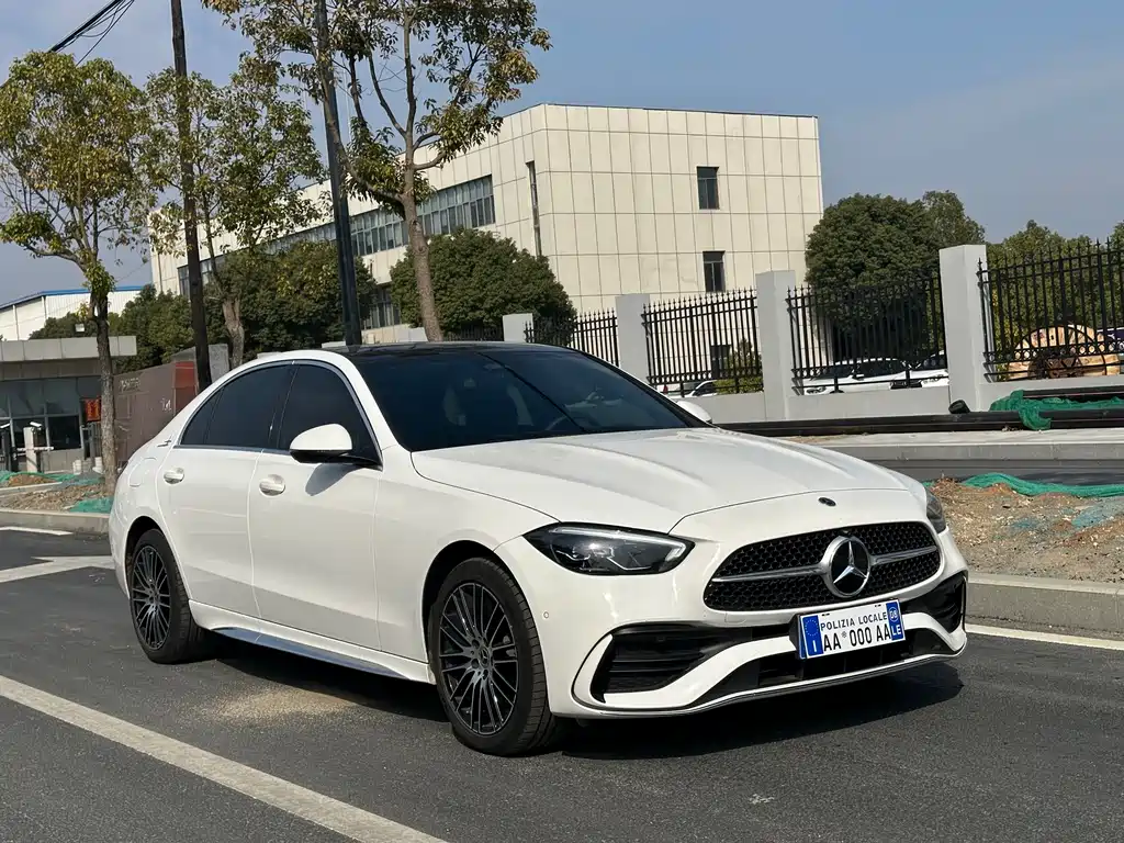 Mercedes-Benz C-Class 2025 — фото 3