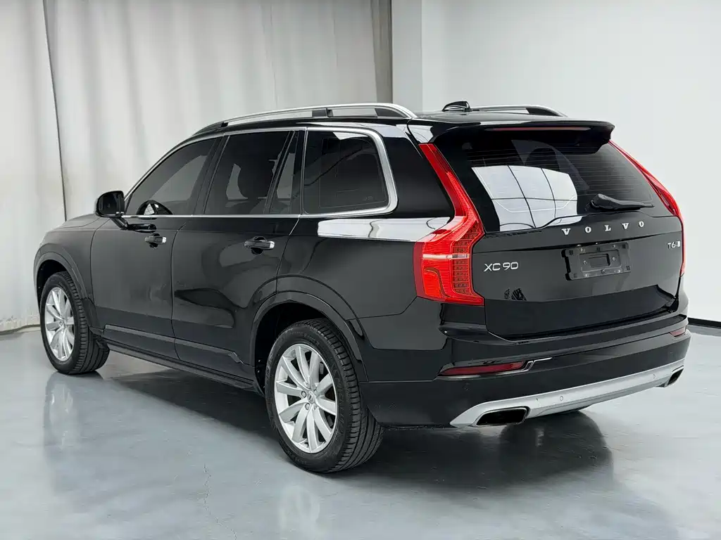 Volvo XC90 2018 — фото 2