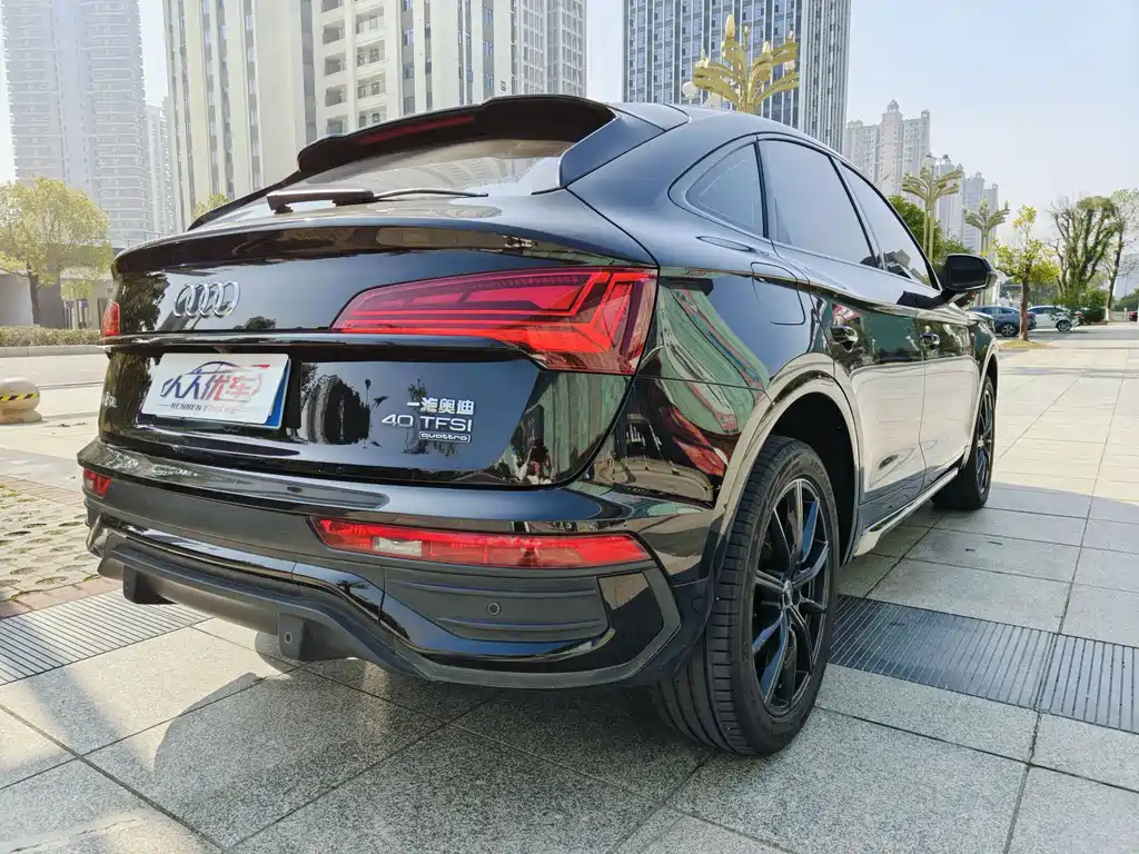 Audi Q5L Sportback 2022 — фото 7