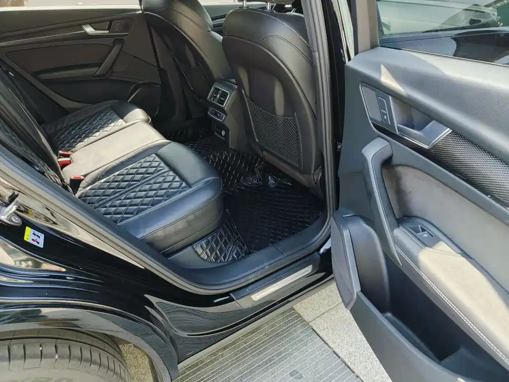 Audi Q5L Sportback 2022 — фото 15