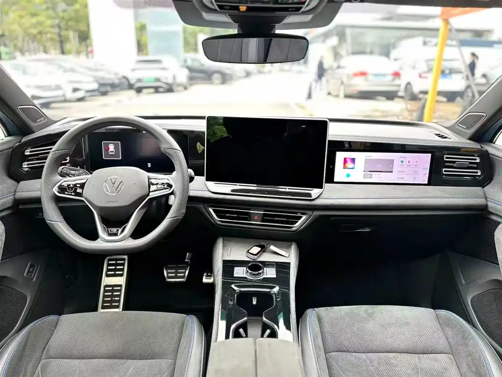 Volkswagen Tiguan L 2024 — фото 13