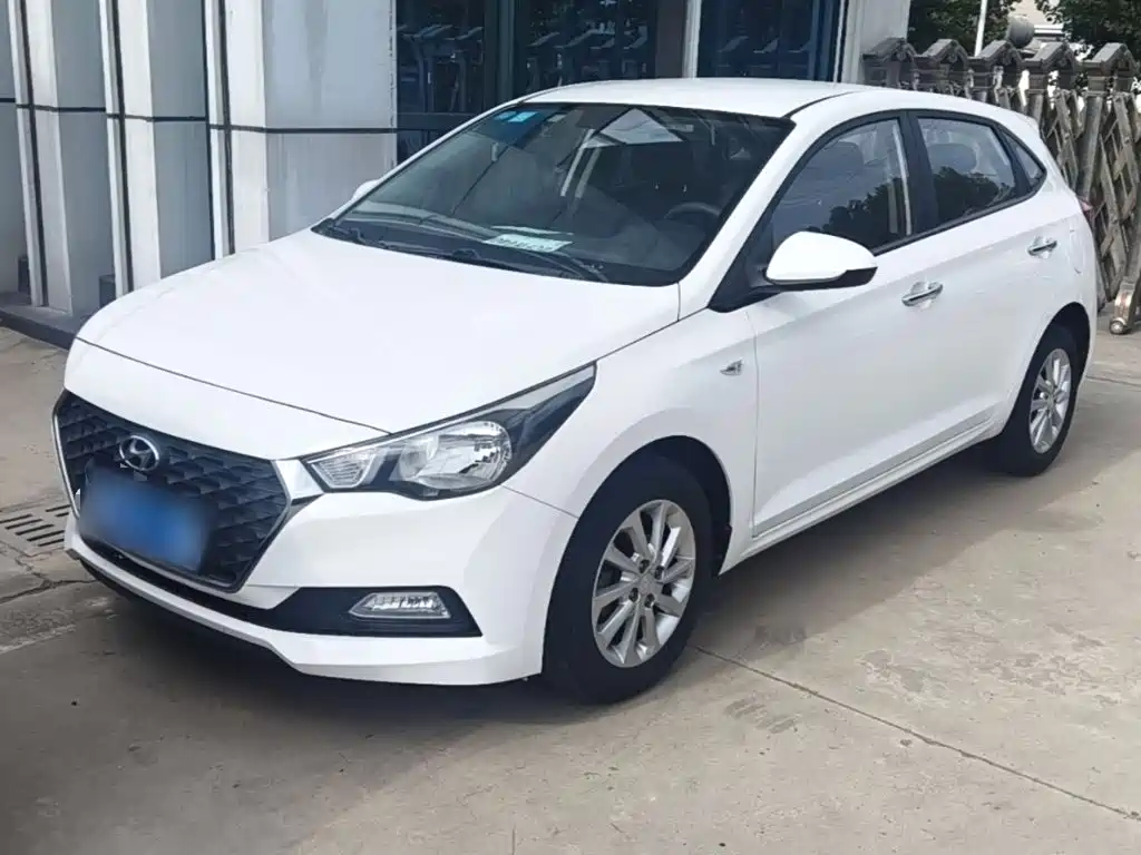 Hyundai Verna 2019 — фото 1