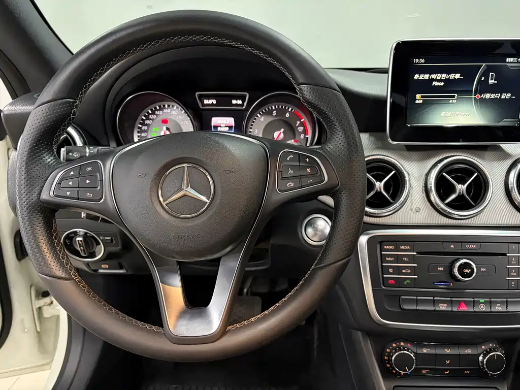 Mercedes-Benz CLA 2016 — фото 16